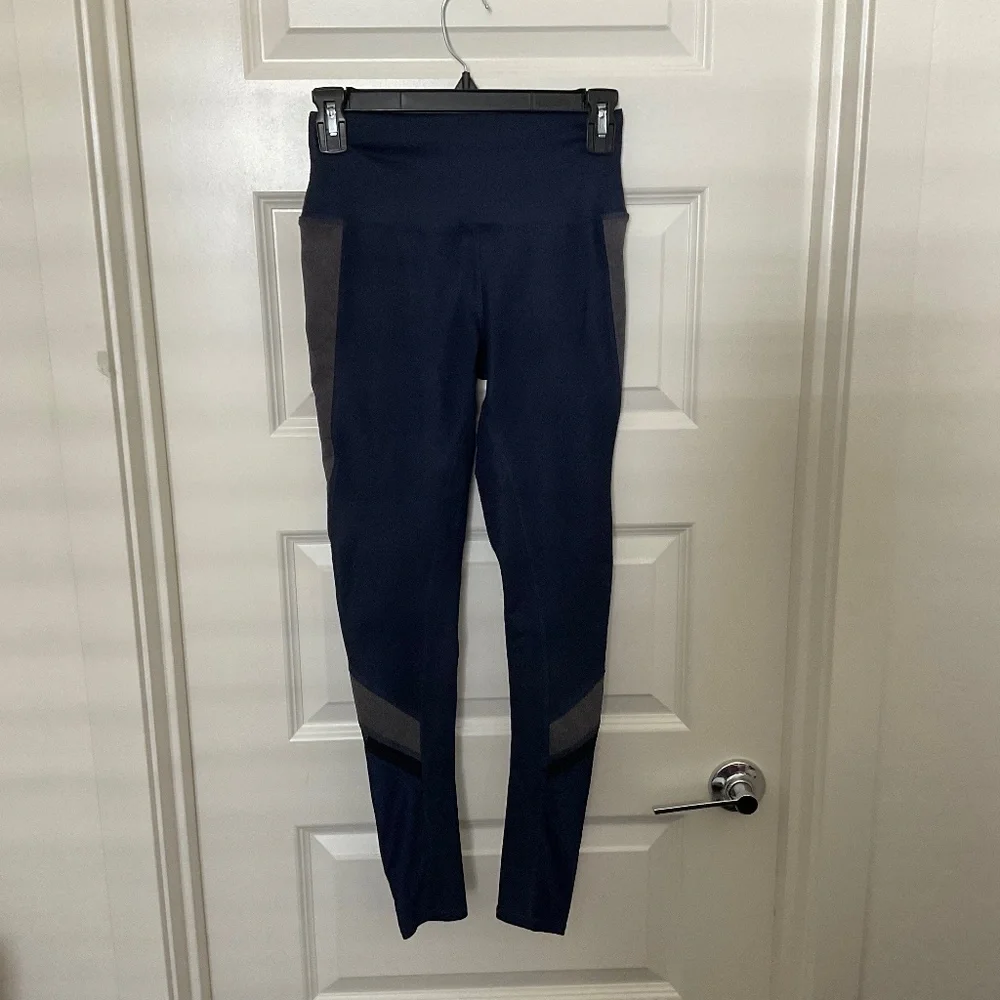Alo‎ High Rise Elevate Leggings - Navy Blue and Grey - Size XS